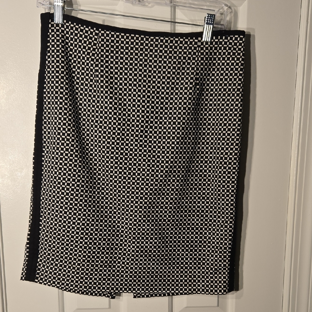 White House Black Marker Black and White Women's Pencil Skirt